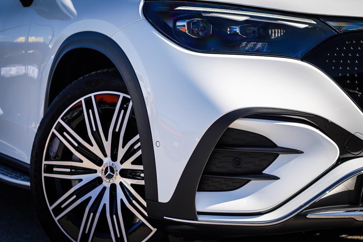 Mercedes Benz Eqe image 2