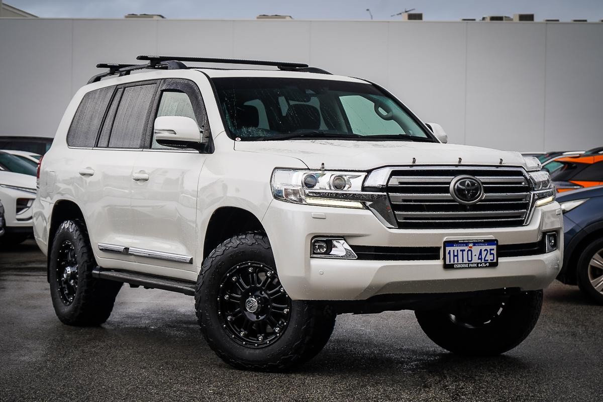 Toyota Landcruiser image 1