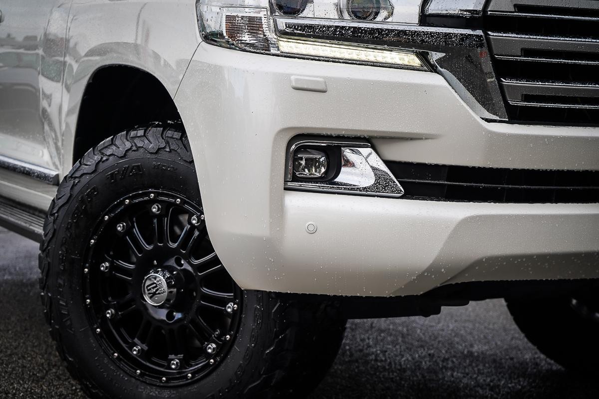 Toyota Landcruiser image 2