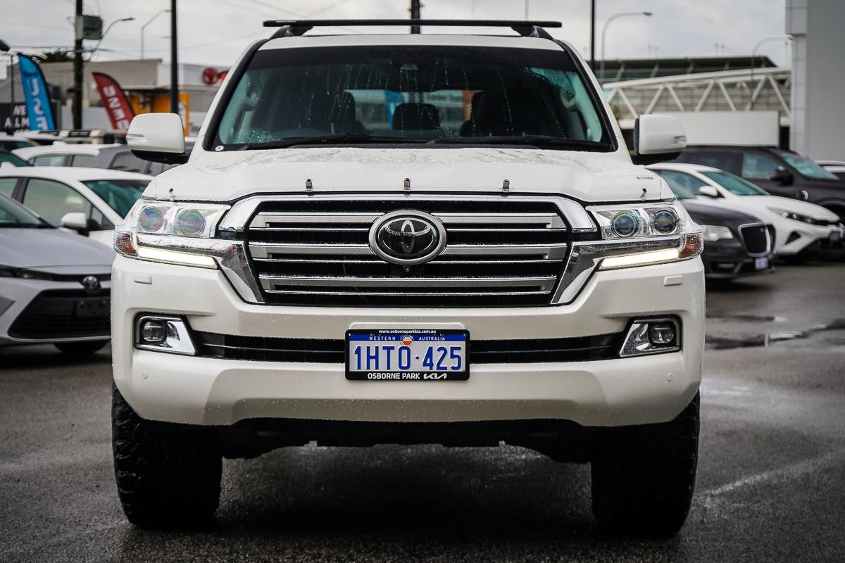 Toyota Landcruiser image 3