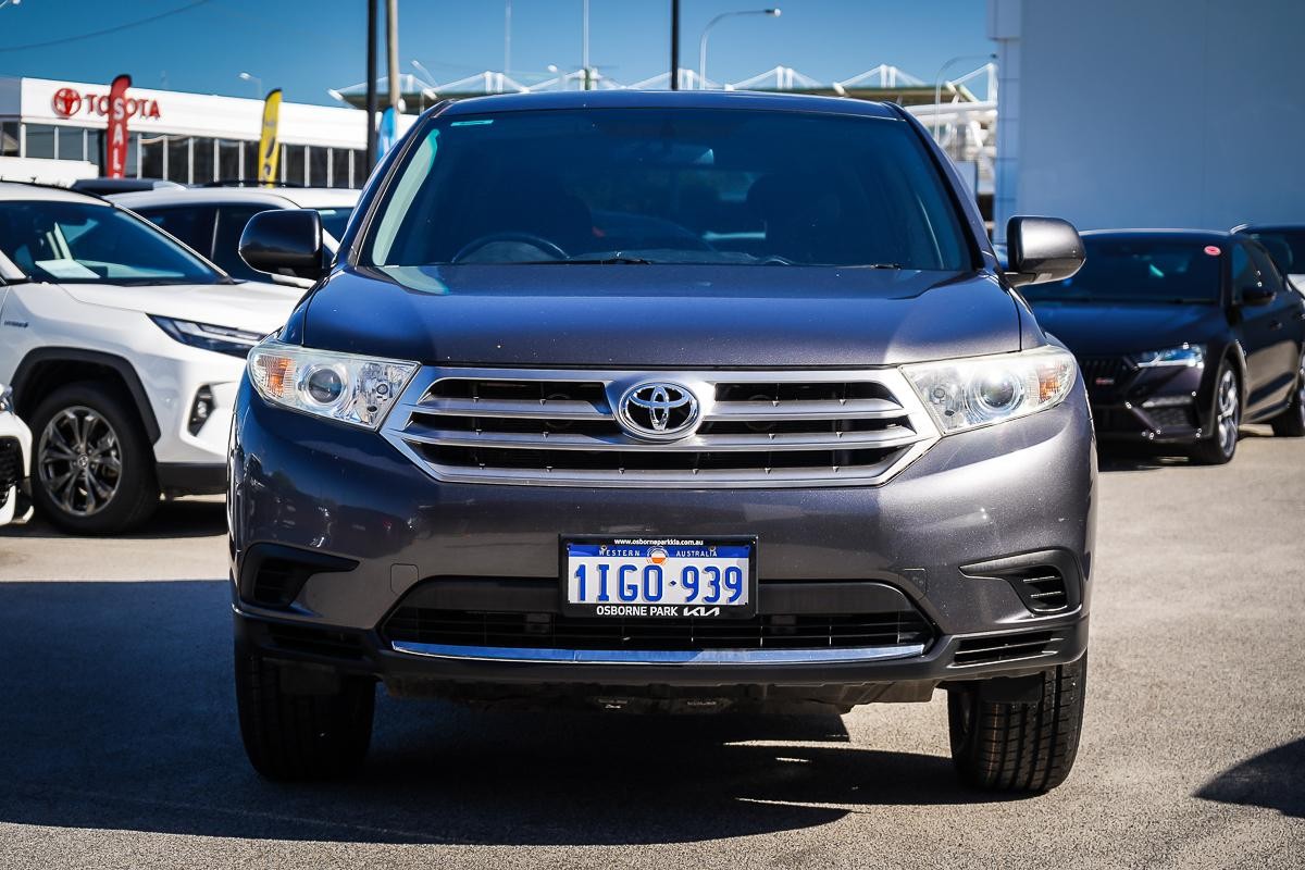 Toyota Kluger image 3