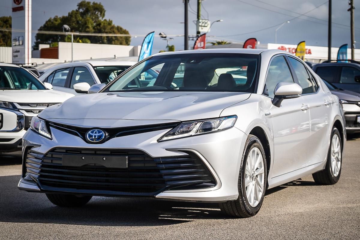 Toyota Camry image 4