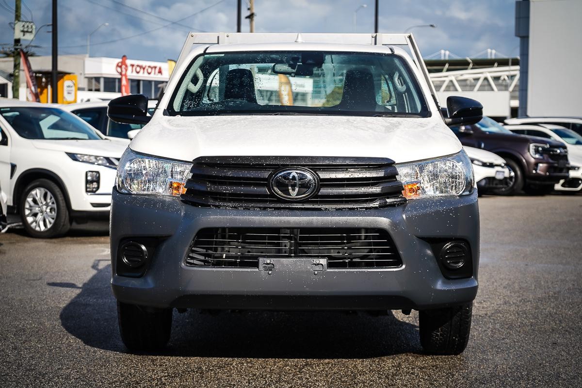 Toyota Hilux image 3