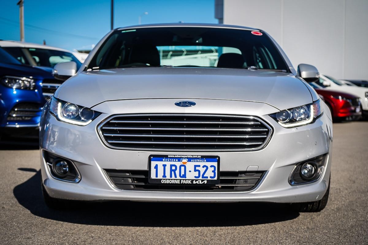 Ford Falcon image 2