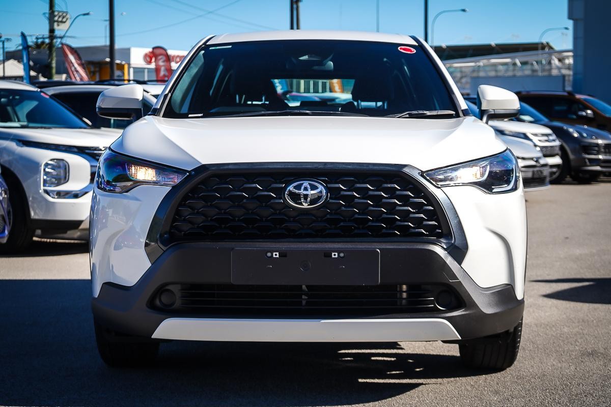 Toyota Corolla Cross image 3