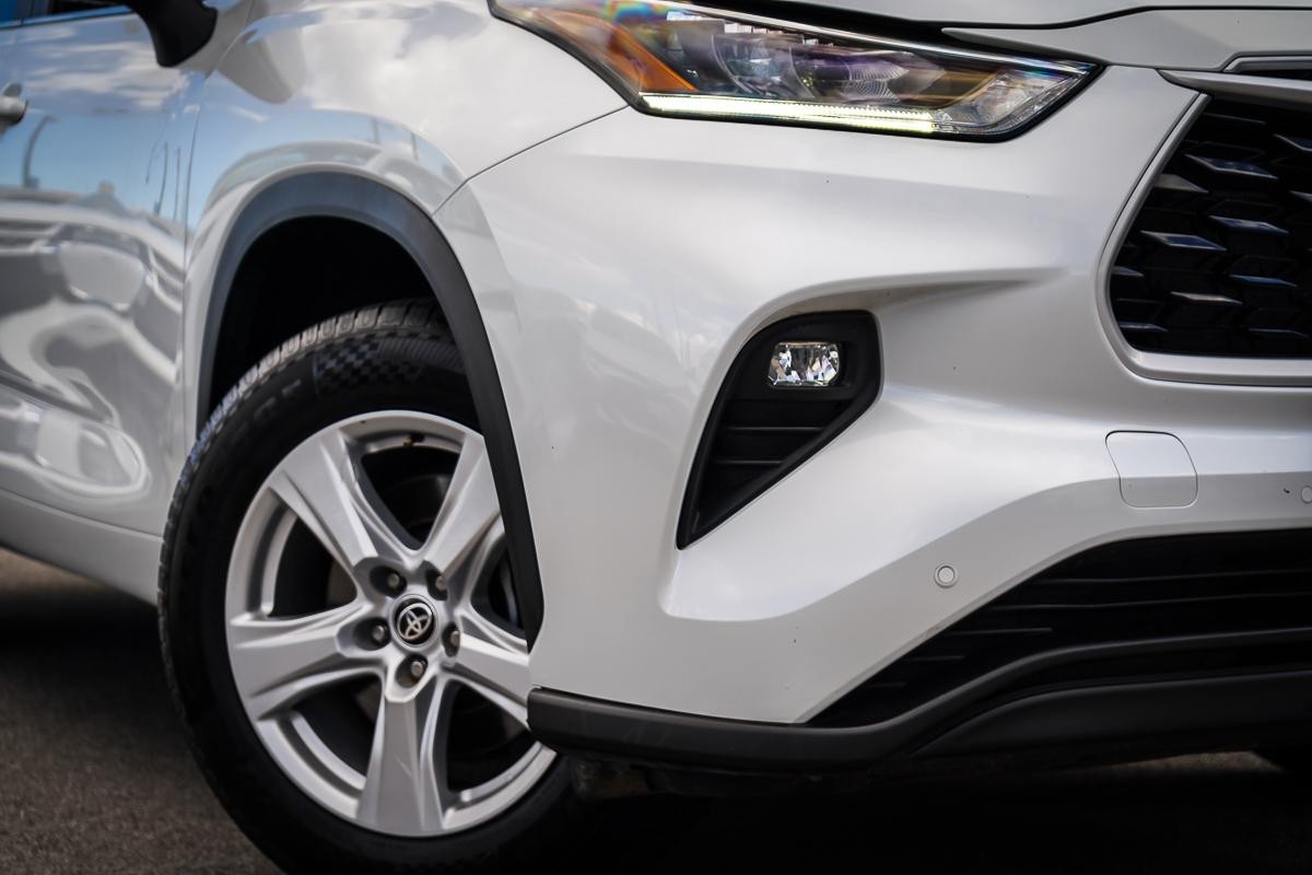 Toyota Kluger image 2