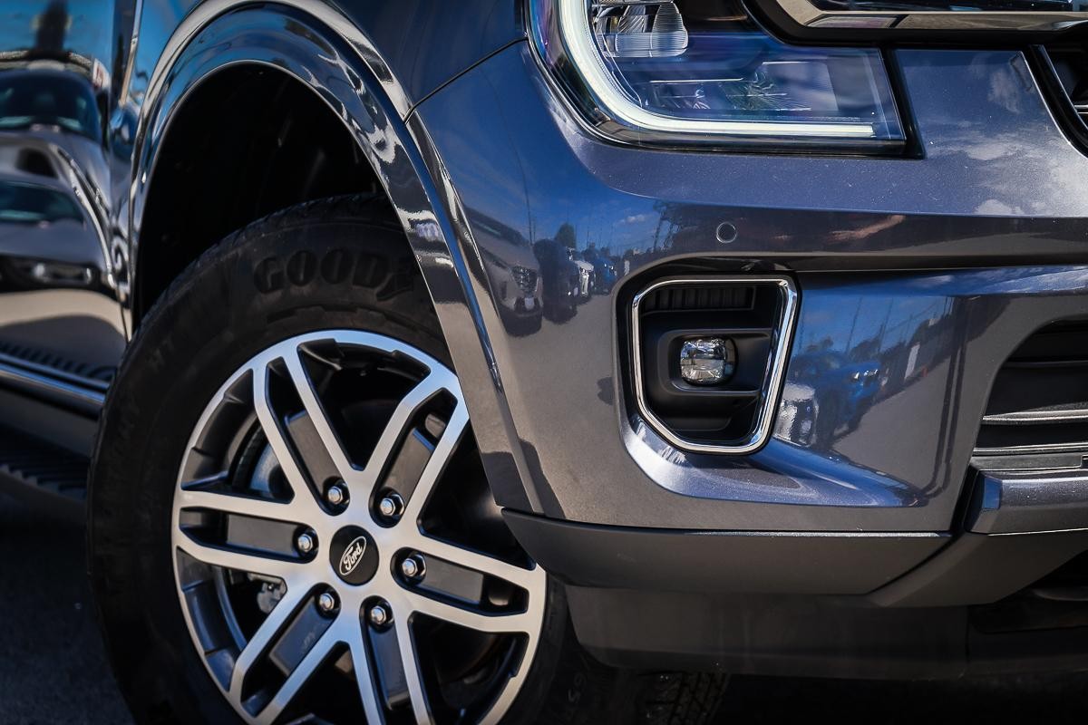 Ford Everest image 2
