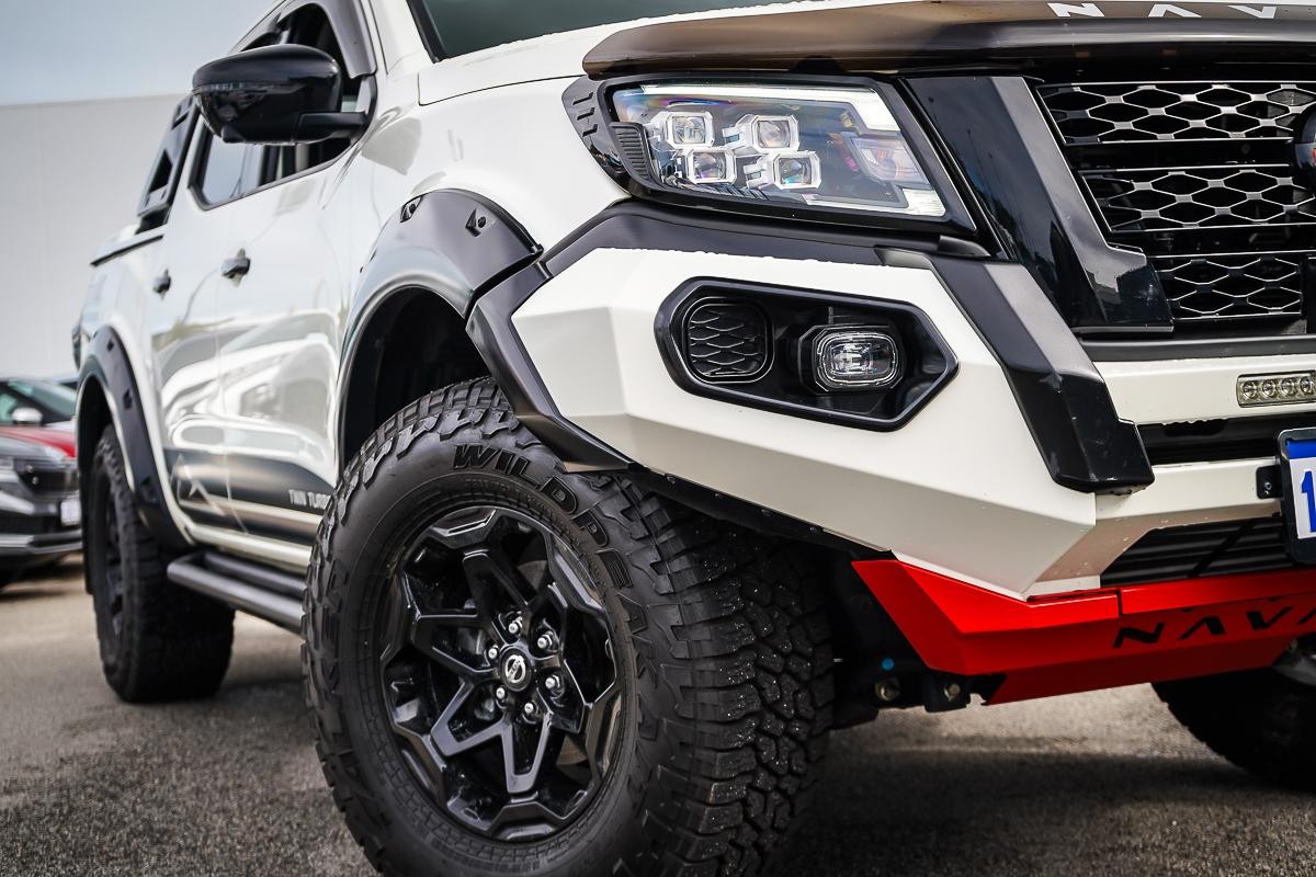 Nissan Navara image 2