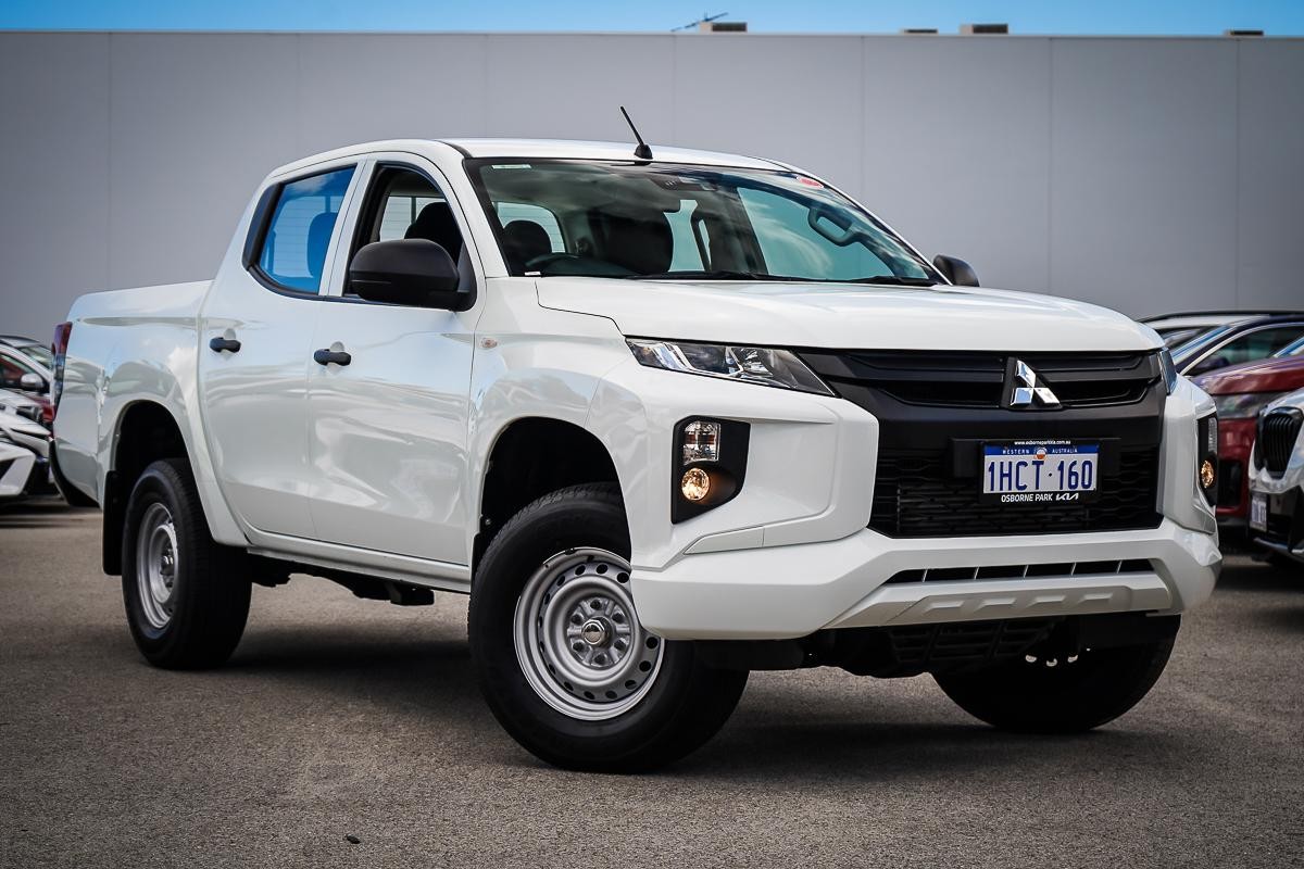 Mitsubishi Triton image 1