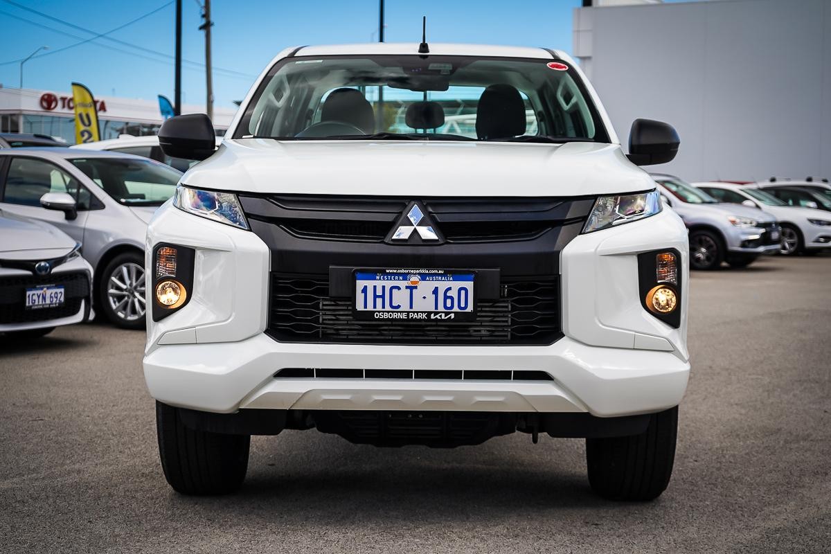 Mitsubishi Triton image 3