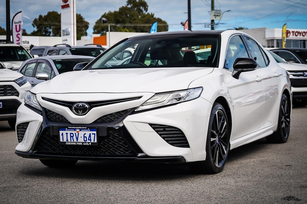 Toyota Camry image 4