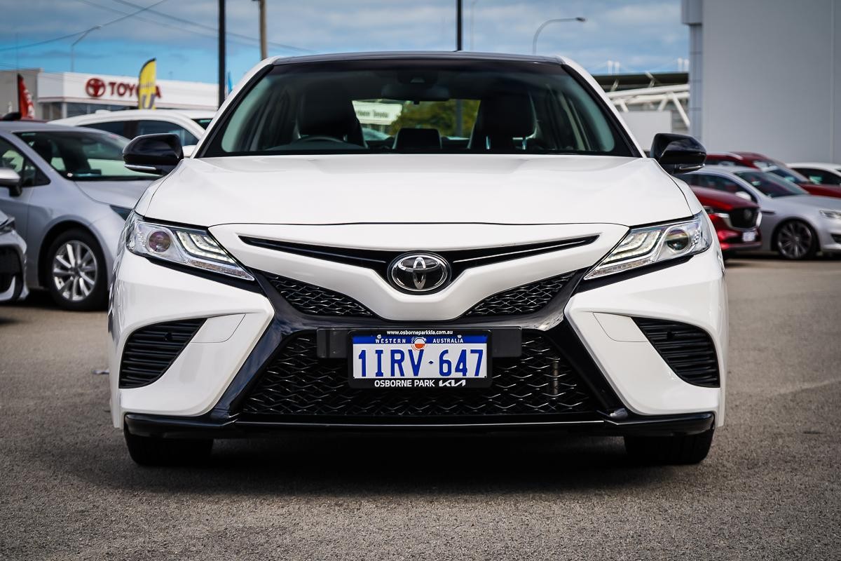 Toyota Camry image 3