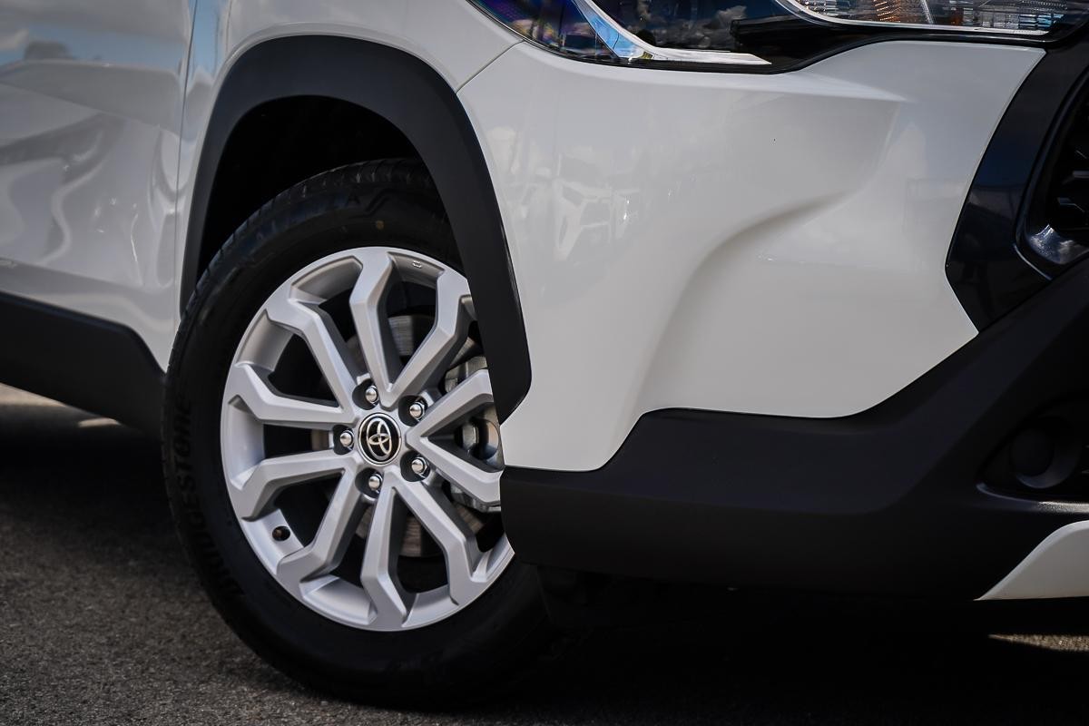 Toyota Corolla Cross image 2