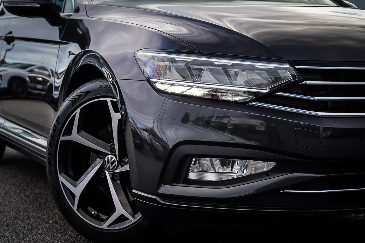 Volkswagen Passat image 2
