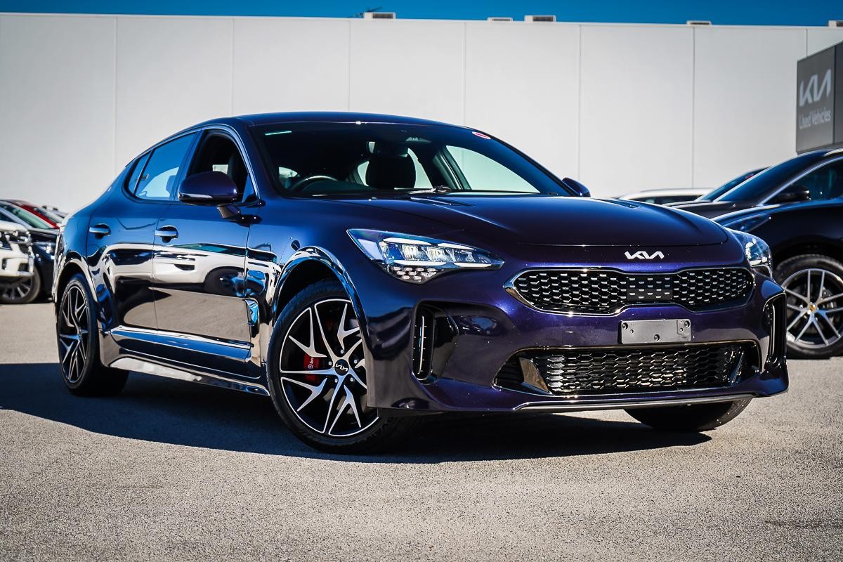 Kia Stinger image 1