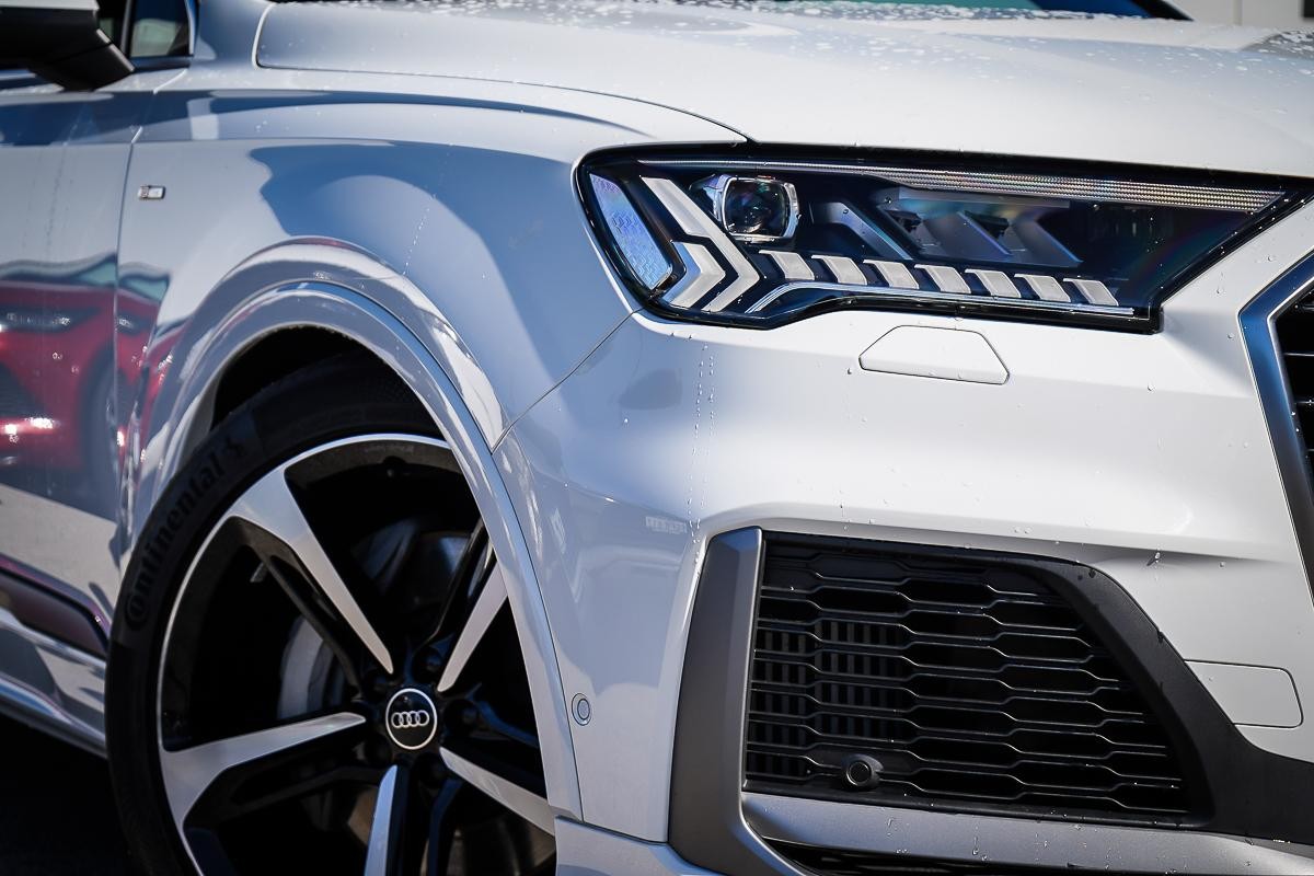 Audi Q7 image 2