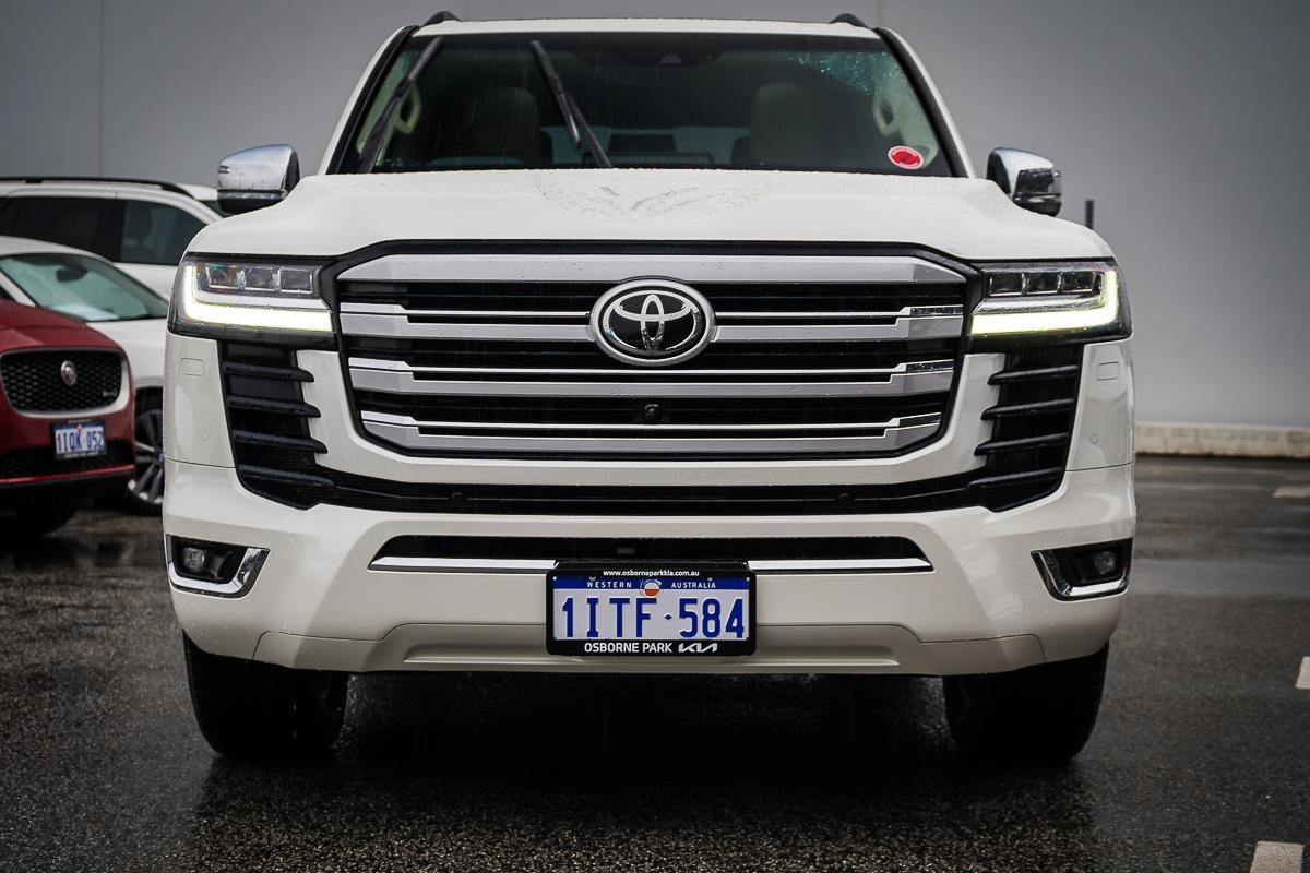 Toyota Landcruiser image 3