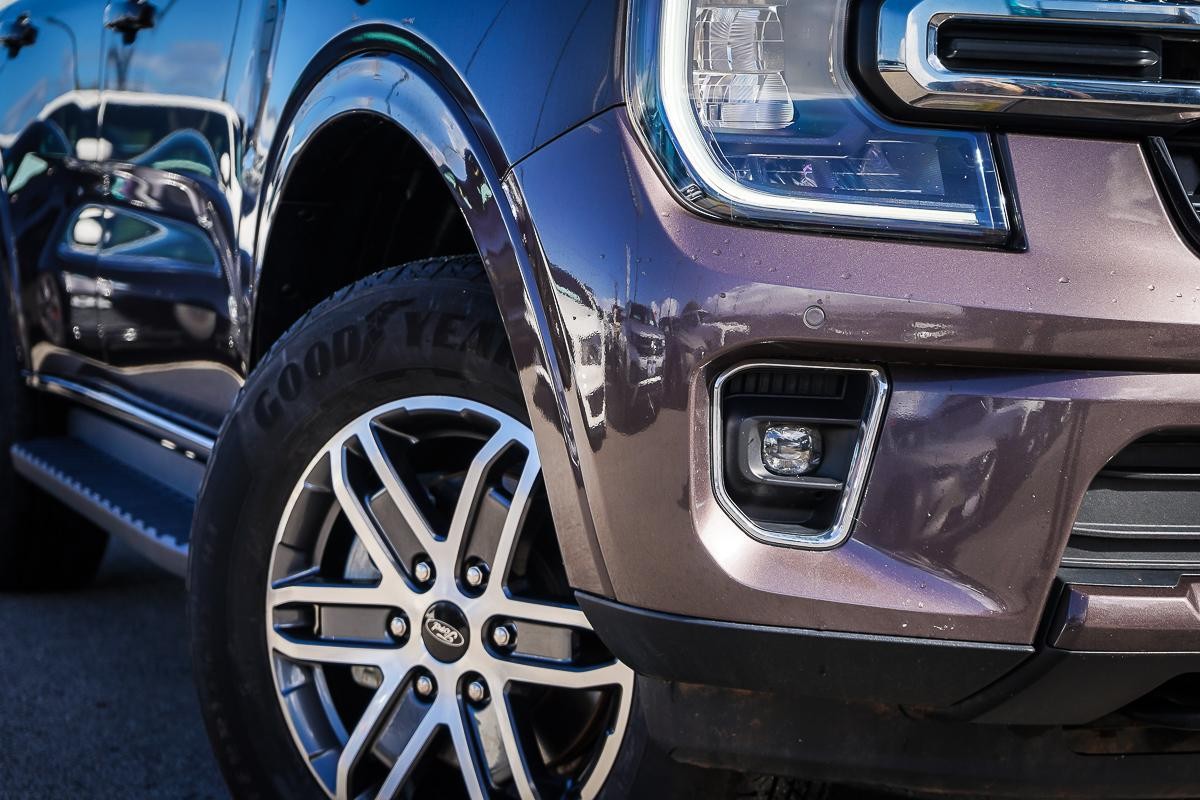 Ford Everest image 2