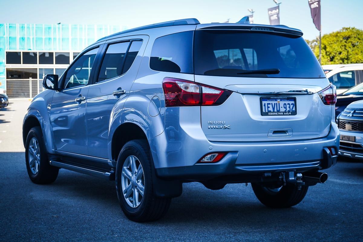 Isuzu Mu-x image 4