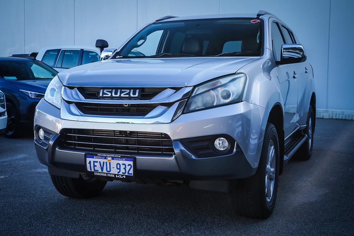 Isuzu Mu-x image 1