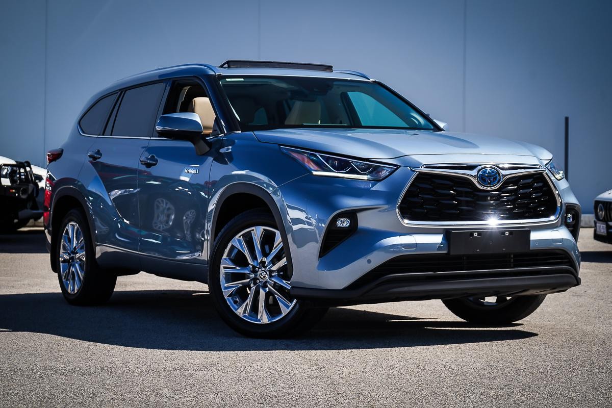 Toyota Kluger image 1