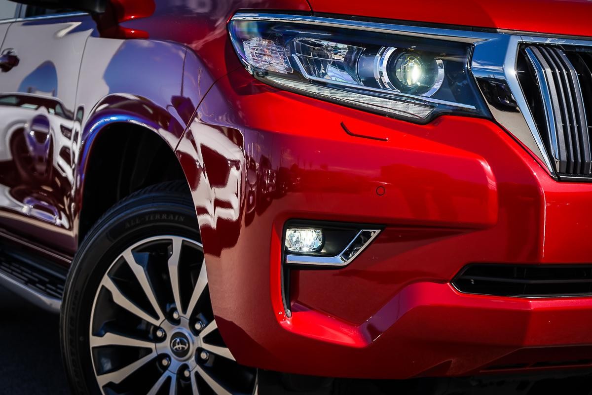 Toyota Landcruiser Prado image 2