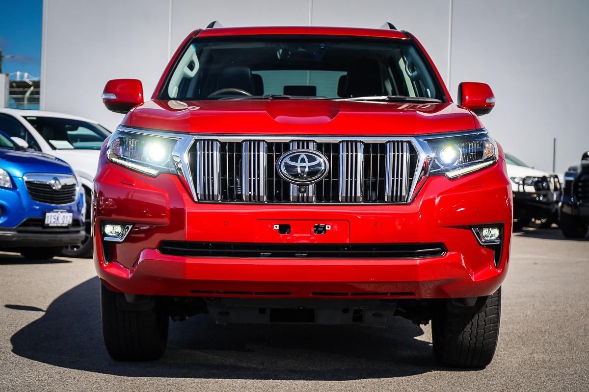 Toyota Landcruiser Prado image 3