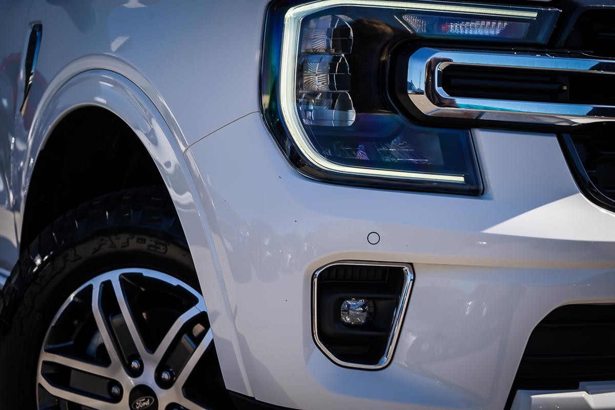 Ford Everest image 2