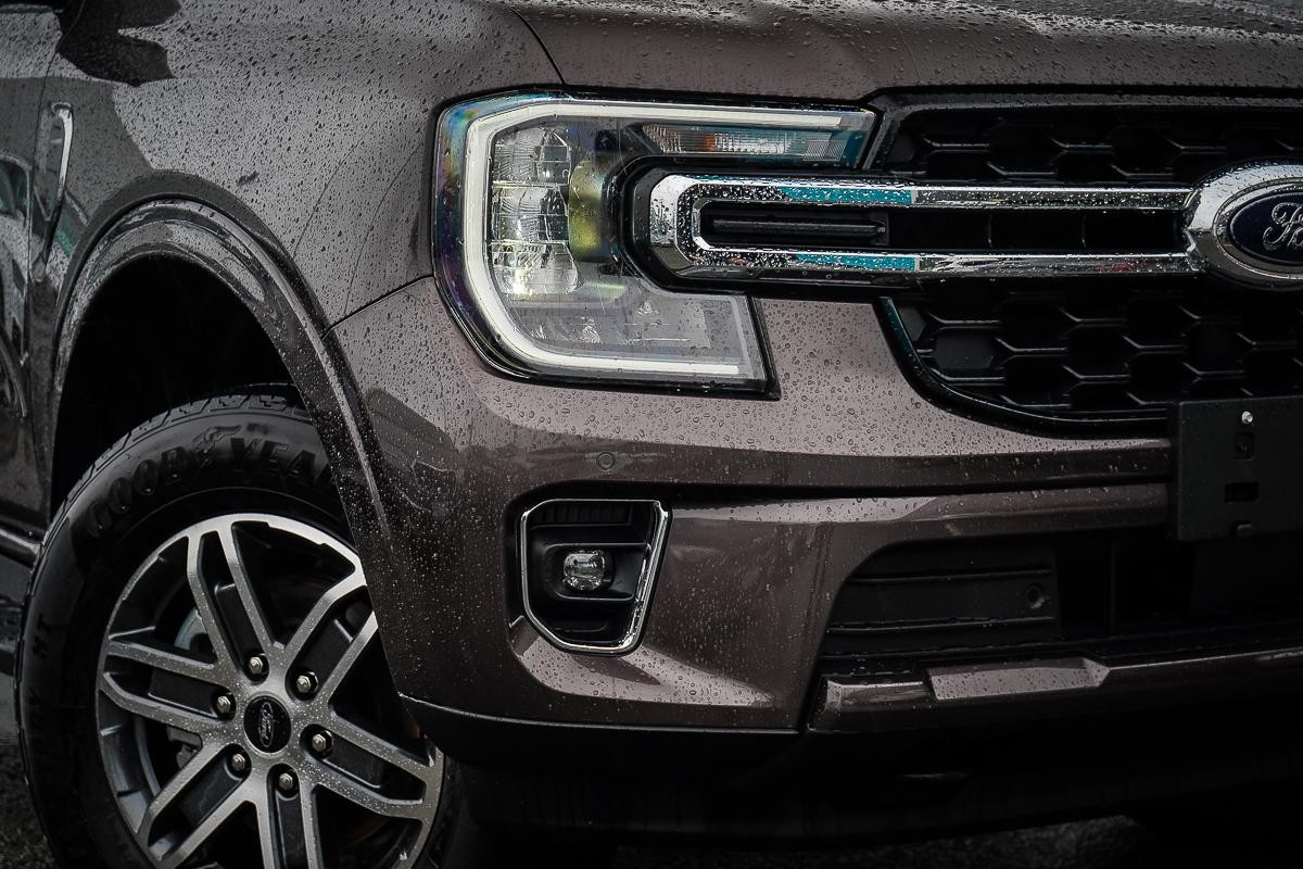 Ford Everest image 2