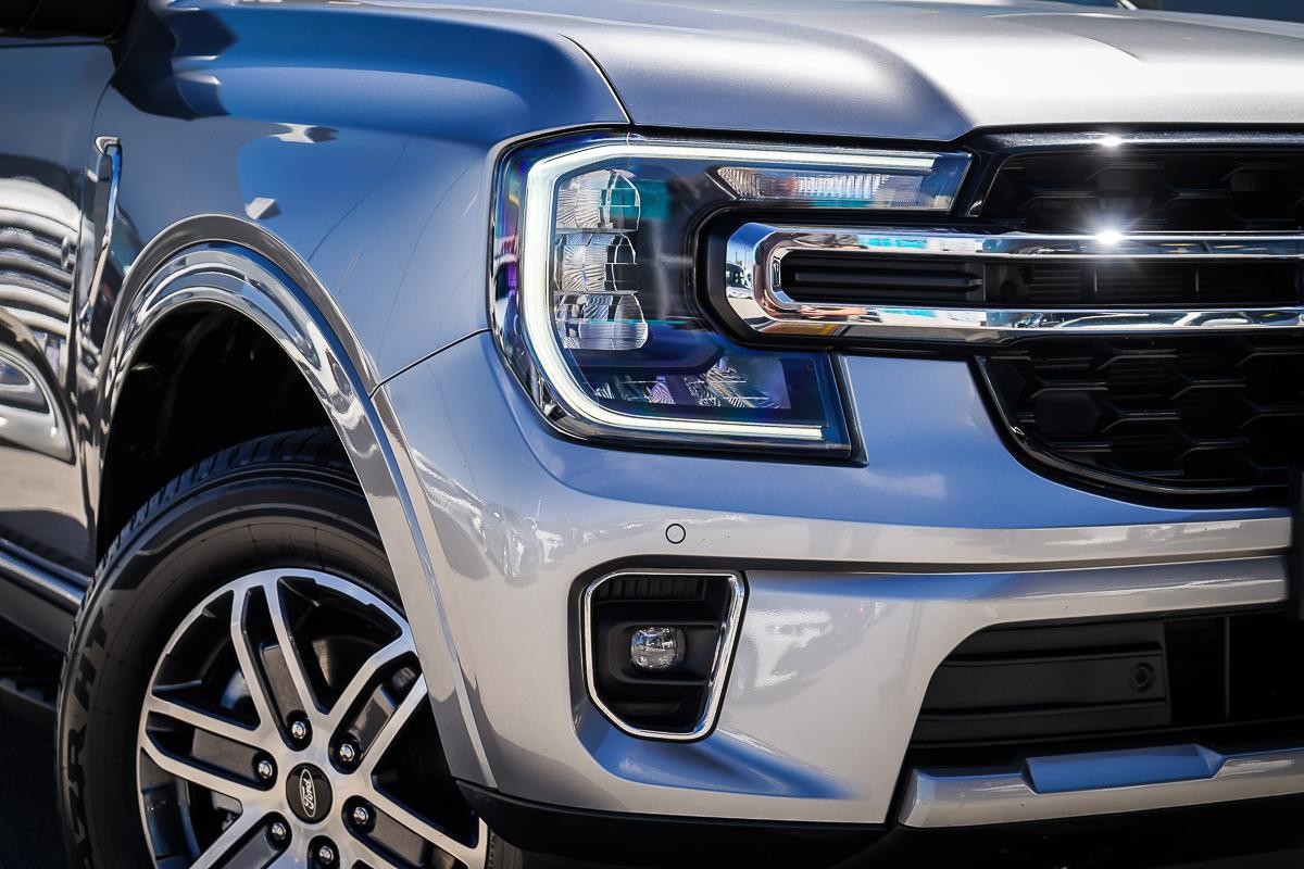 Ford Everest image 2