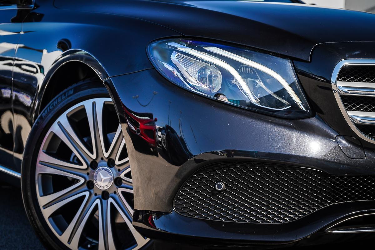 Mercedes Benz E-class image 2