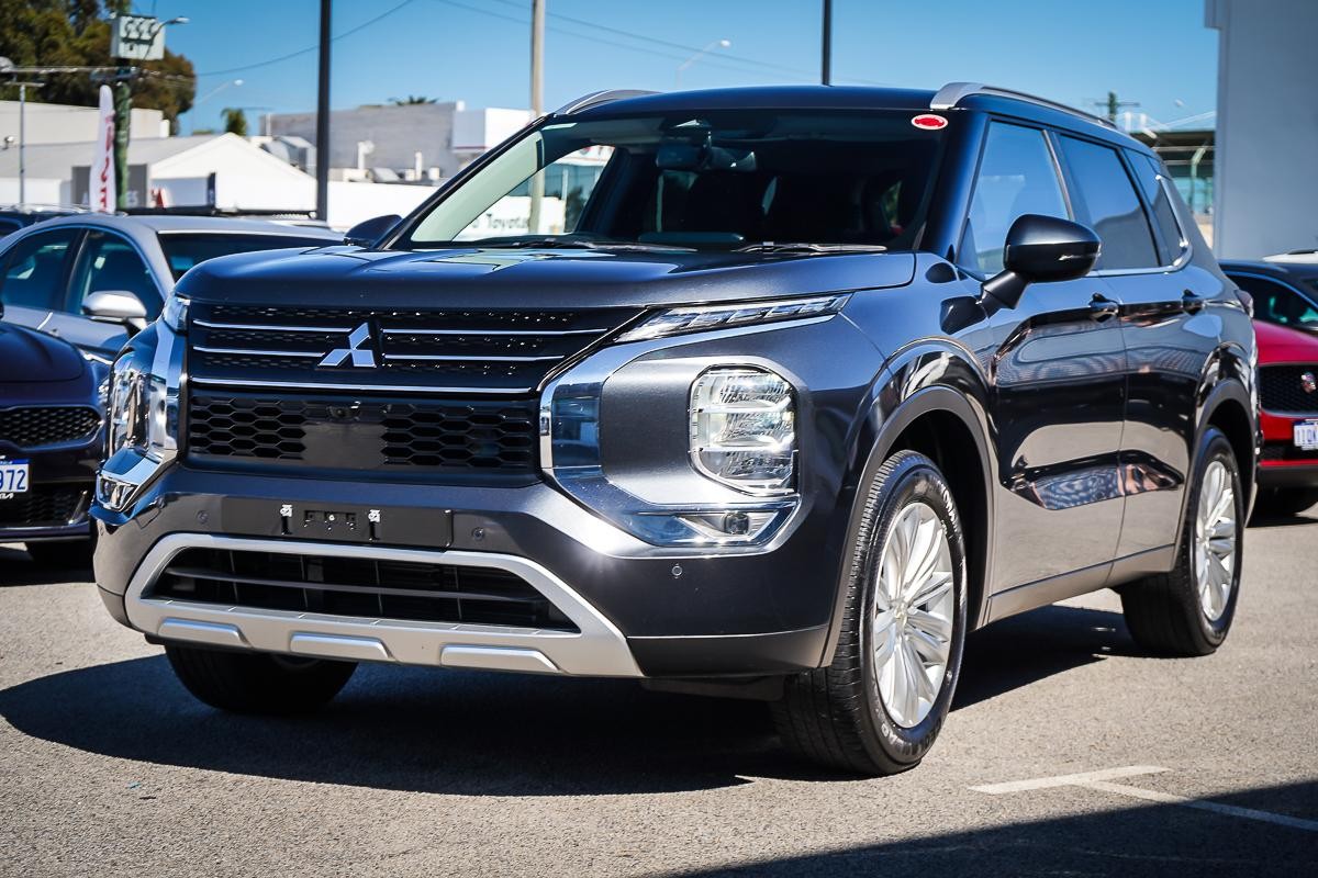 Mitsubishi Outlander image 3