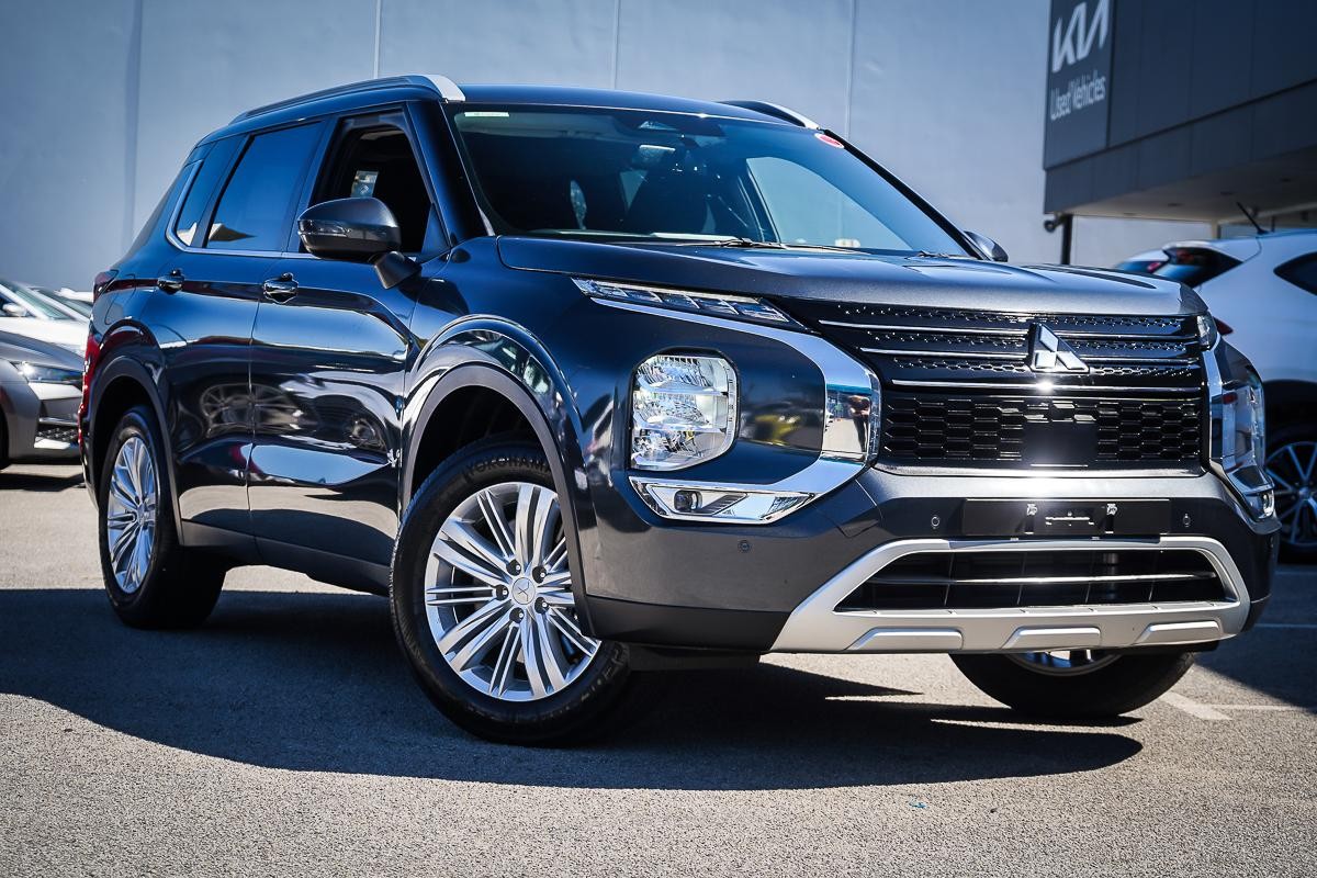 Mitsubishi Outlander image 1