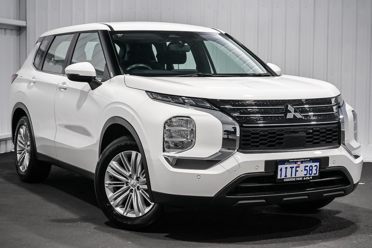 Mitsubishi Outlander image 1