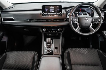 https://dvg-vehicle-assets.s3.amazonaws.com/1201419/bkjge24jq4nbsigjrbvcqm7sh.jpg