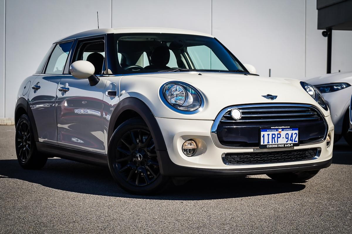 Mini Hatch image 1