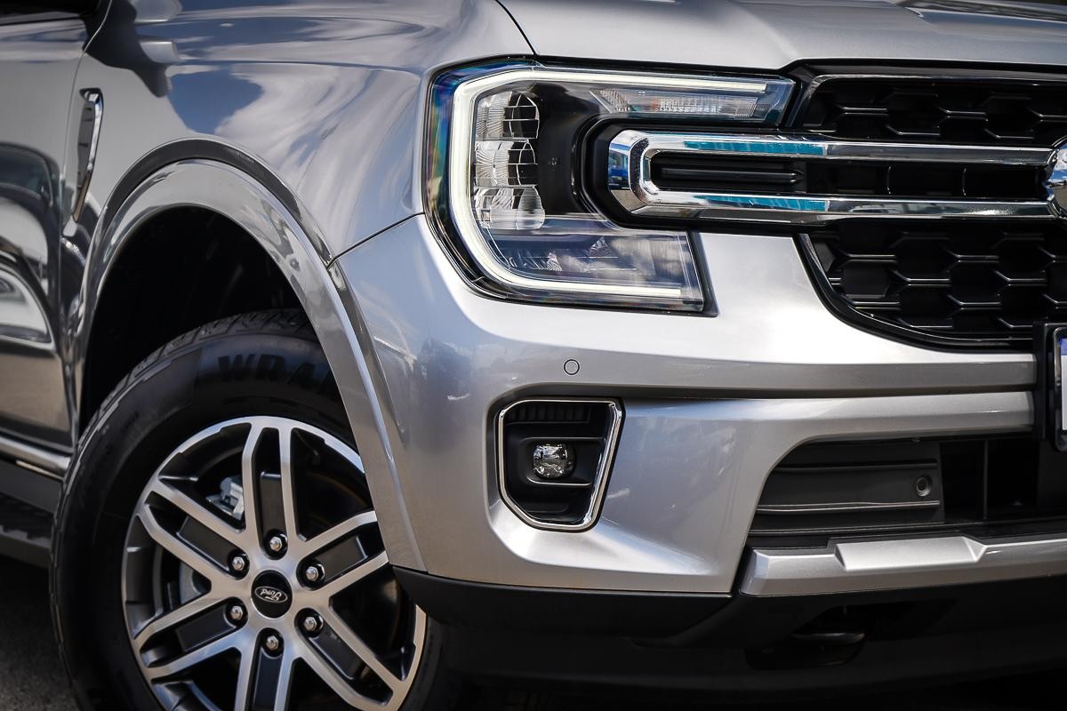 Ford Everest image 2