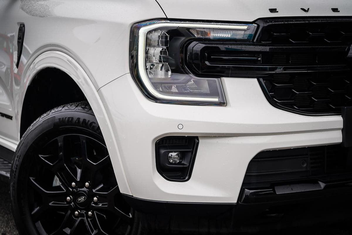Ford Everest image 2
