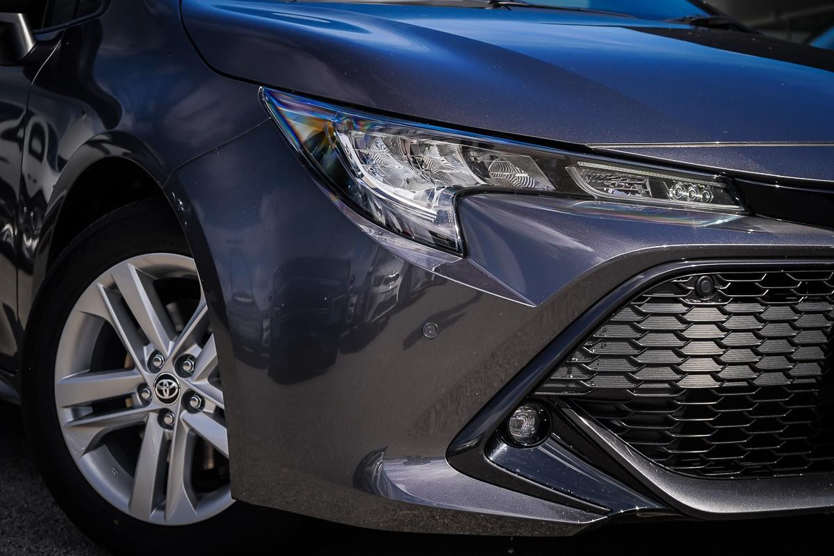 Toyota Corolla image 2