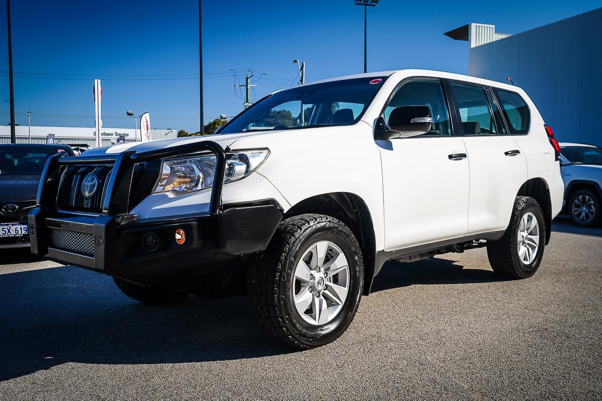 Toyota Landcruiser Prado image 4