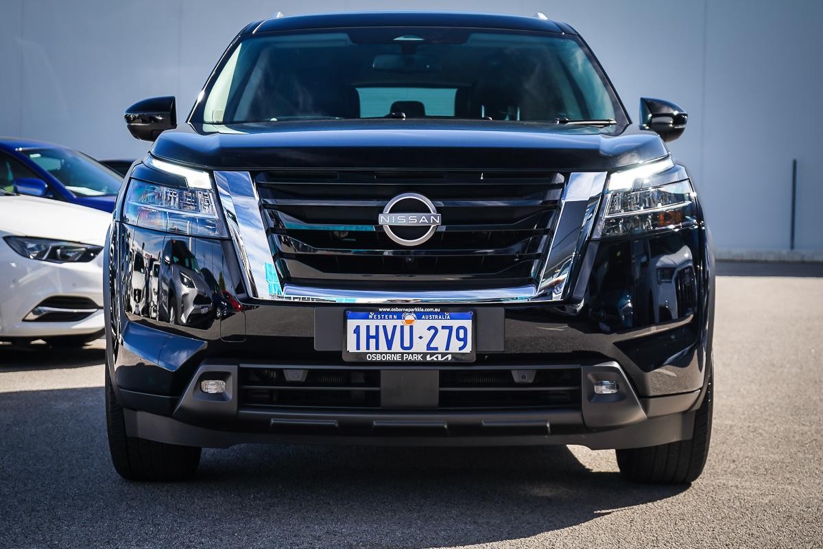 Nissan Pathfinder image 3