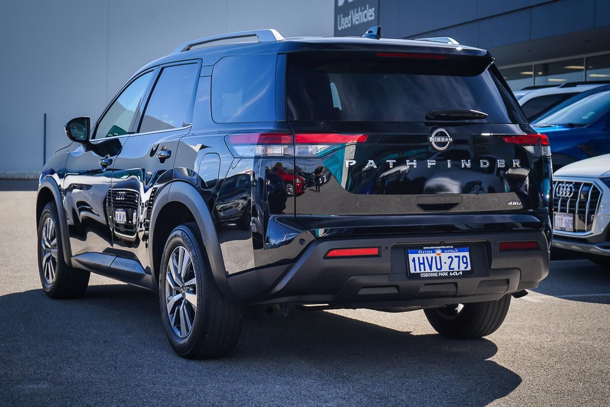 Nissan Pathfinder image 4