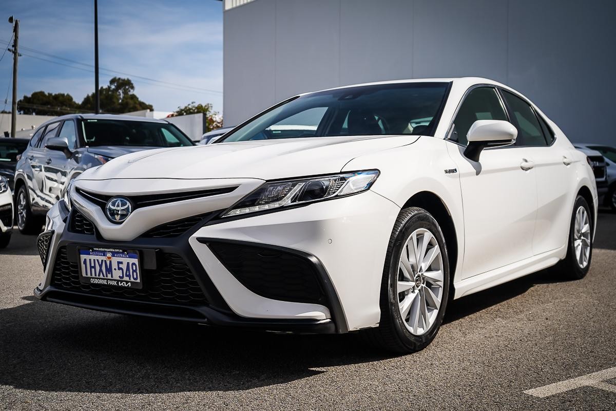 Toyota Camry image 4