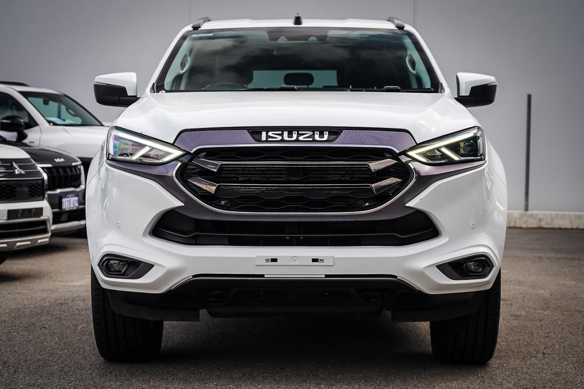 Isuzu Mu-x image 3