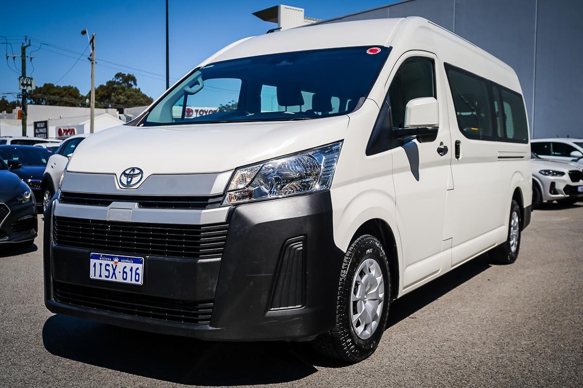 Toyota Hiace image 4