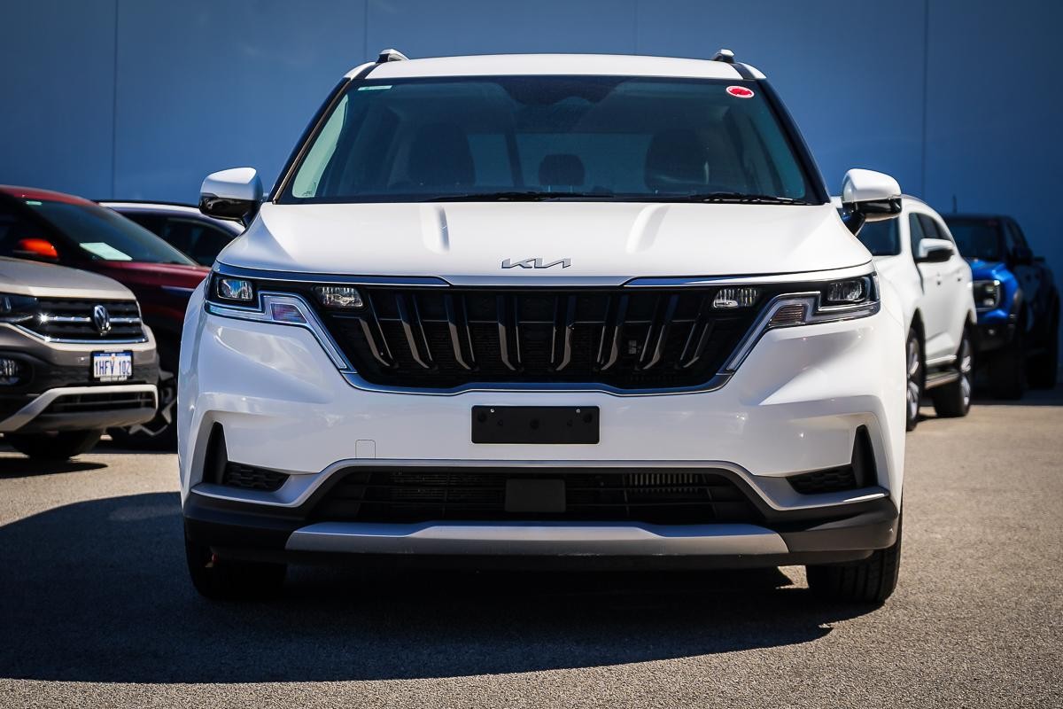 Kia Carnival image 3