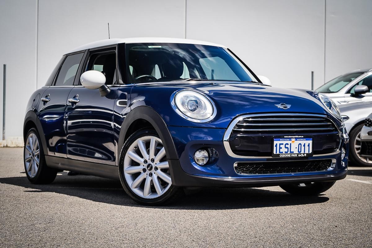 Mini Hatch image 1