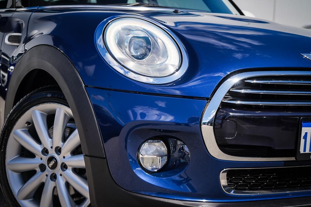 Mini Hatch image 2