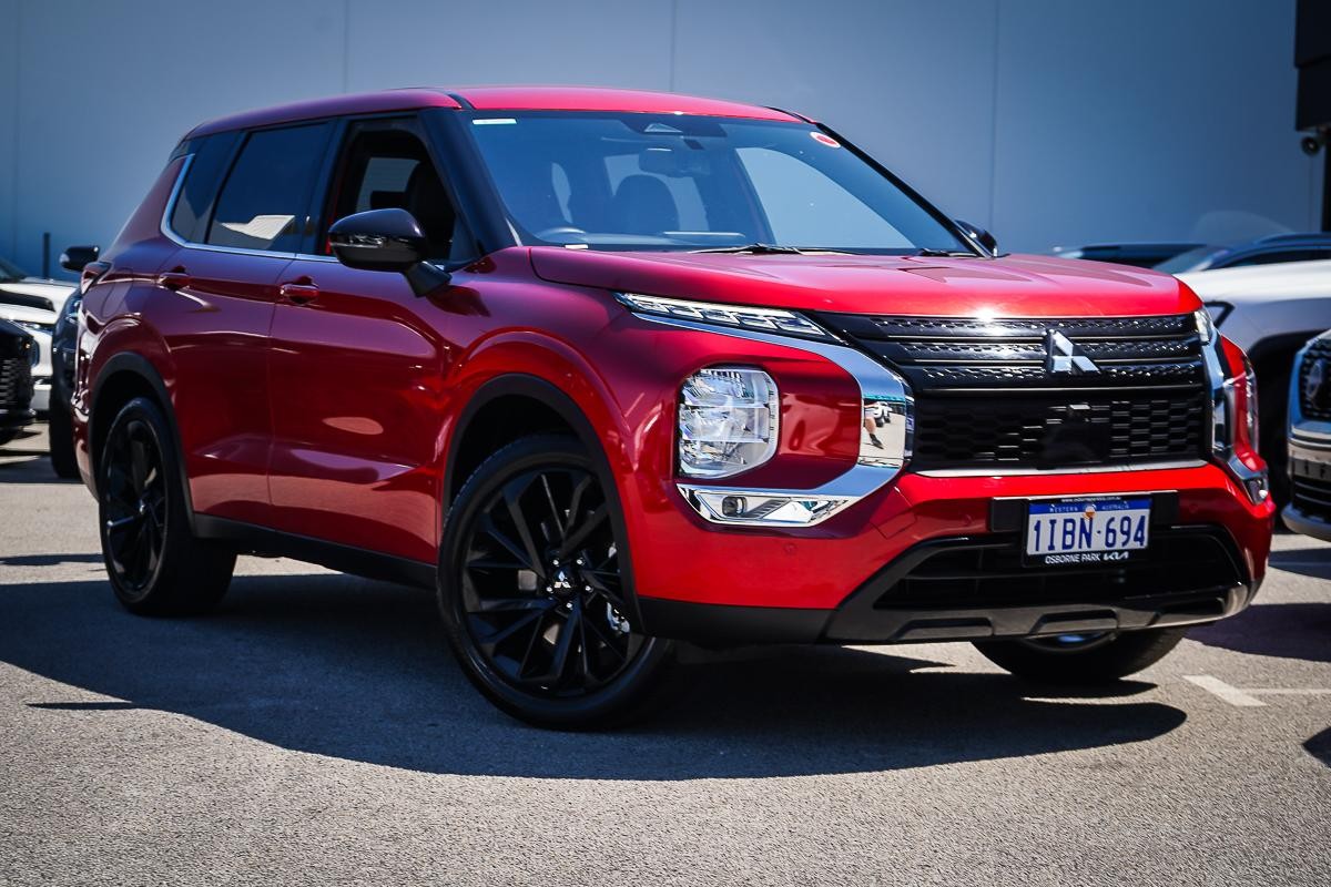 Mitsubishi Outlander image 1