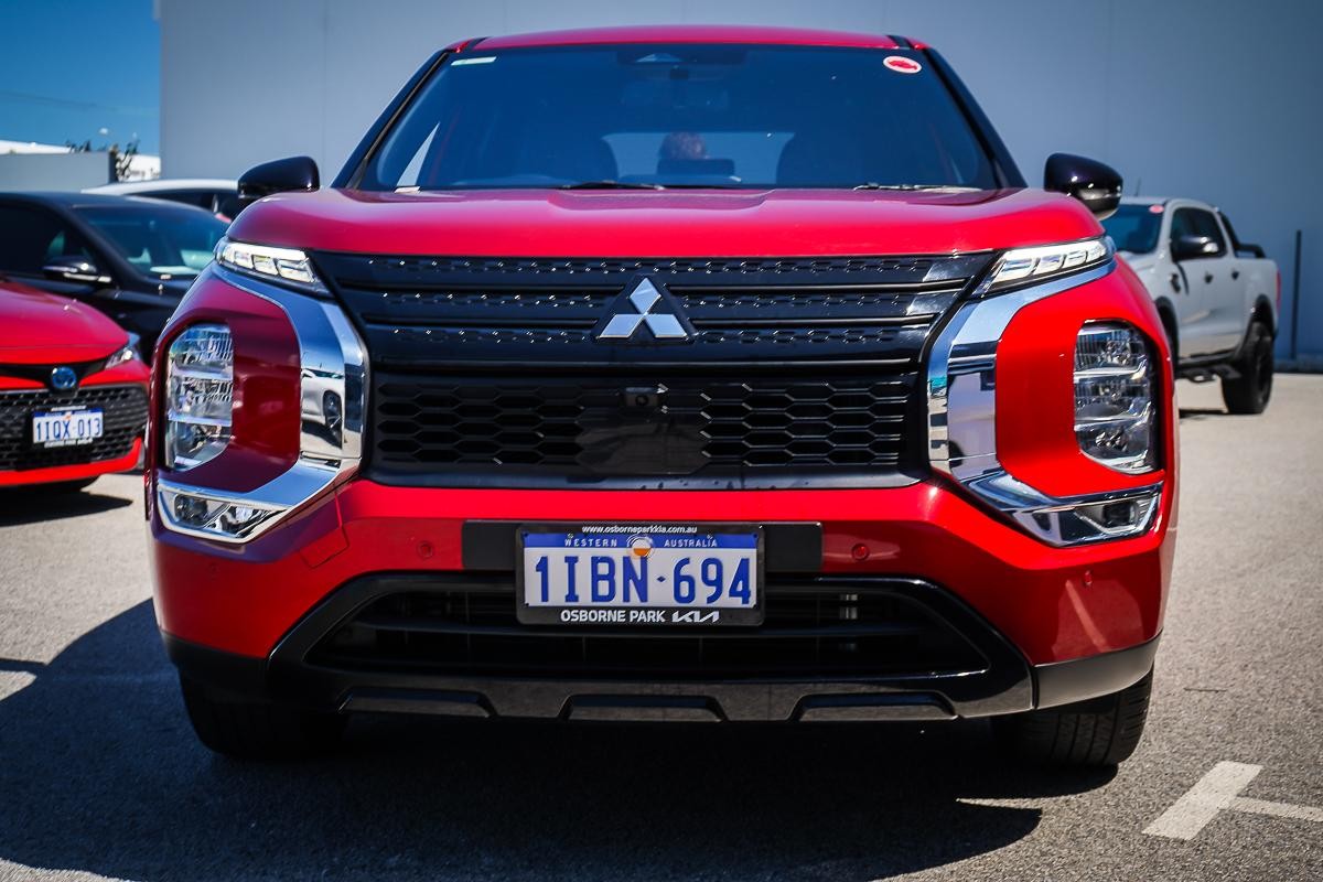 Mitsubishi Outlander image 3